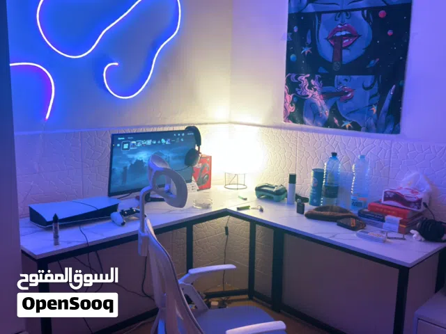 طاولة زاوية شبه جديد