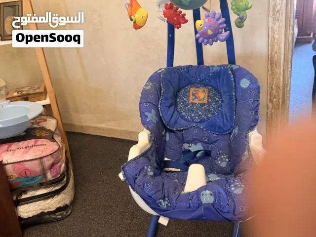 هزاز بيبي كهربائي وكرسي بيبي وعلاقة تخت 40 دينار