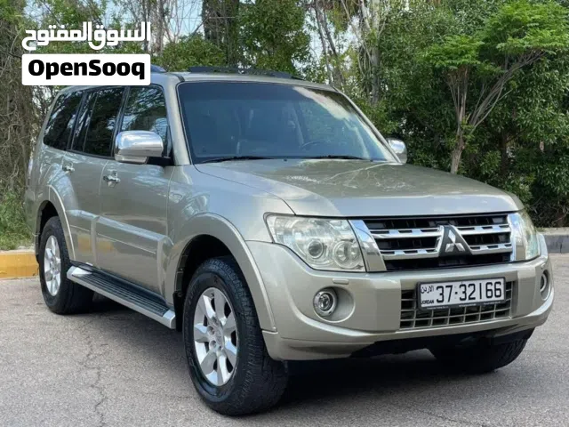 2014 ميتسوبيشي باجيرو GLS