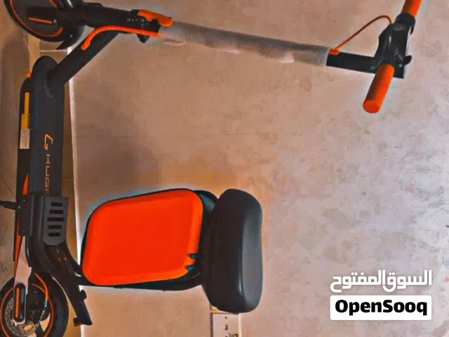 سكوتر كهربائي مزود بكرسي وشنطة
