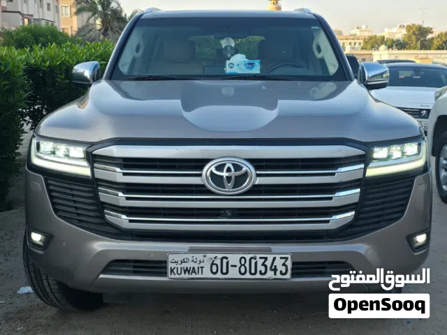 2022 Toyota Land Cruiser VX