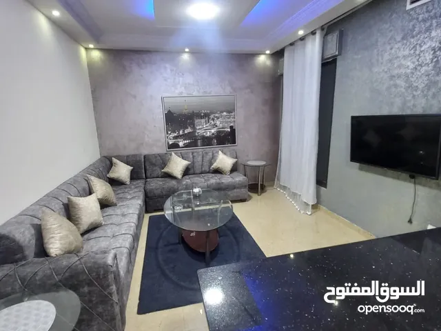 شقة إيجار (يومي او اسبوعي) في عبدون الشماالي .. عفش فخم / 2 نوم