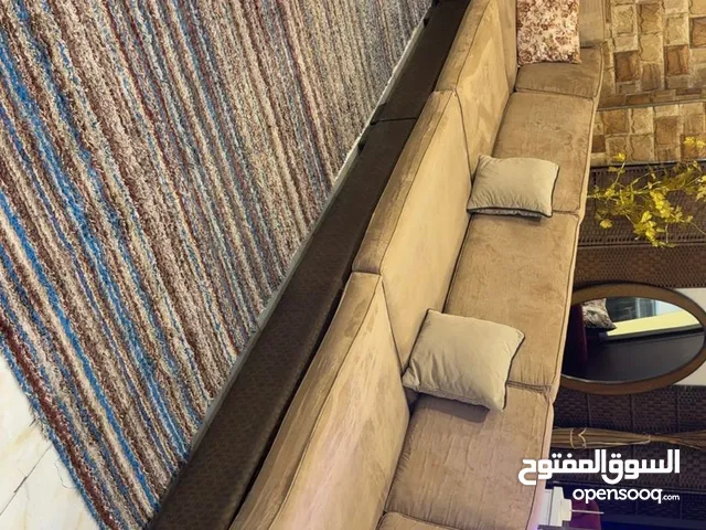 كنب راقي جداً