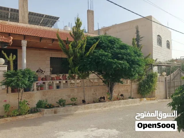 فيلا للبيع في الزرقاء الجديدة
