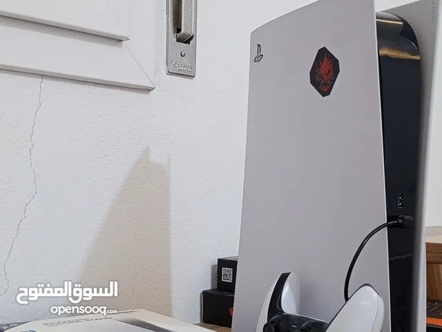 playstation 5 fat استعمال نظيف ما شاء الله مع ثلاث العاب وحسابين