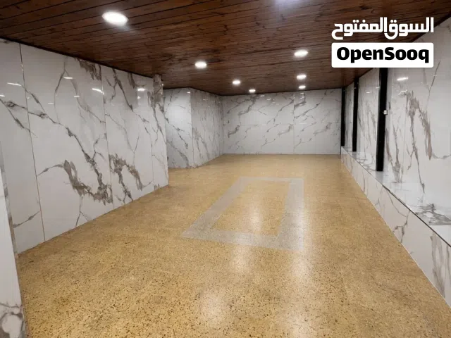 مخزن صاله كبيره