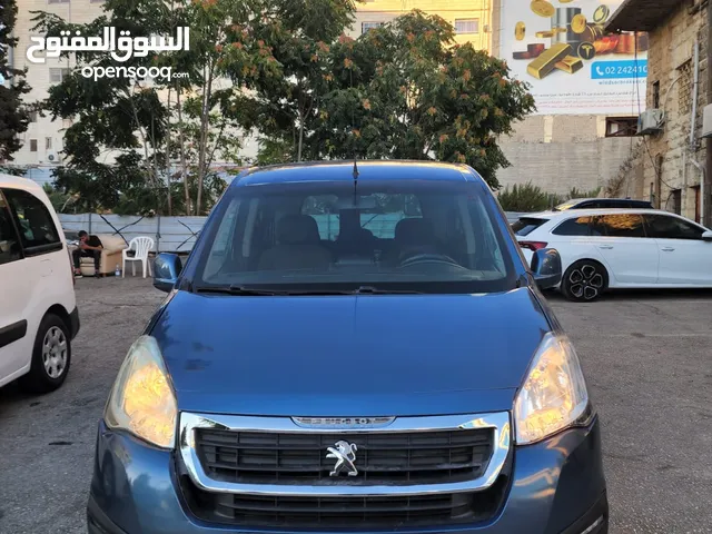 بيجو. جير. عادي. بانونا فللللللل بدون فتخه بسعرررررر حرق حرق