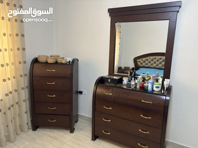 غرفة نوم ملوكي بحالة الجديد