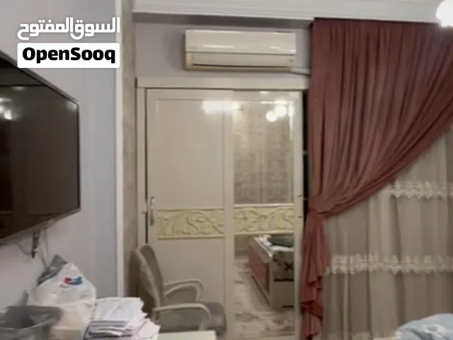 شقة للبيع مدينة الشيخ زايد داخل كمبوند اوبرا سيتي المساحة 171متر، دور تاني، مكونة من 3 غرف و2حمام، و