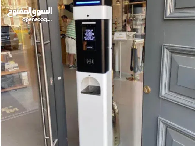 Temperature Screening Facial Recognition Sanitiser Dispenser  جهاز متابعة درجة حرارة مع جهاز تعقيم