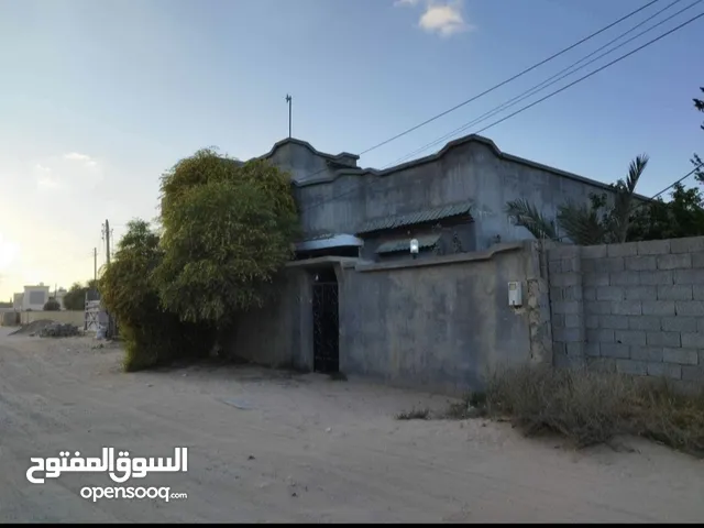 200 m2 3 Bedrooms Townhouse for Sale in Tripoli Tajura
