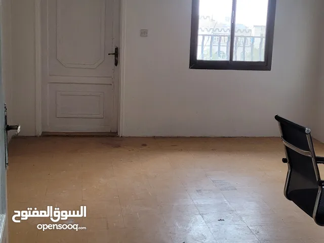 مكتب للايجار عبارة عن غرفة واحدة