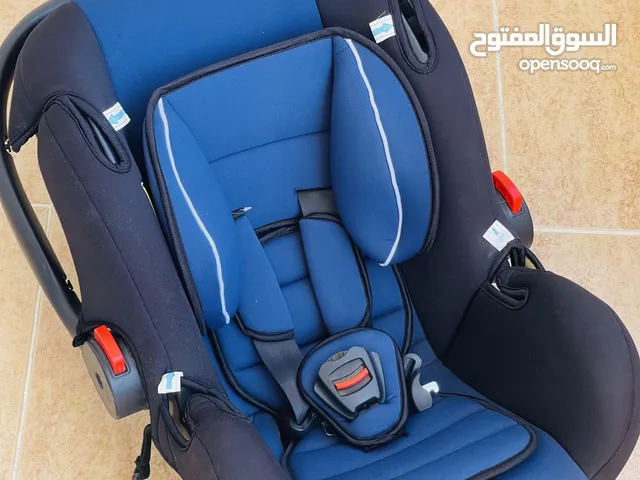 مقعد اطفال بحالة الجديد