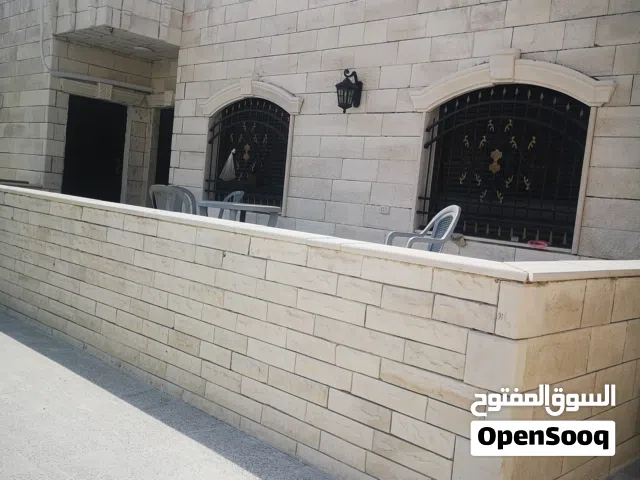 220 m2 3 Bedrooms Townhouse for Sale in Zarqa Al Zawahra