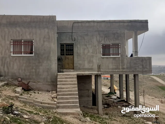 بيت في الحويه بالقرب من مدرسة البنات  للبيع