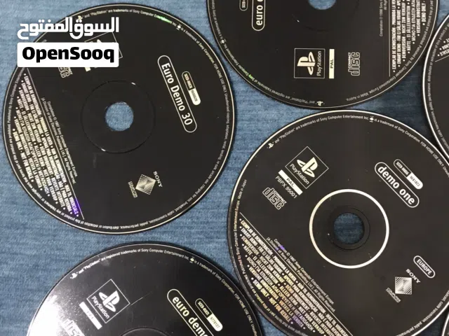 شرايط سوني 1 غريبة كل واحدة فيها لعبة مختلفة كلهم شغالين
