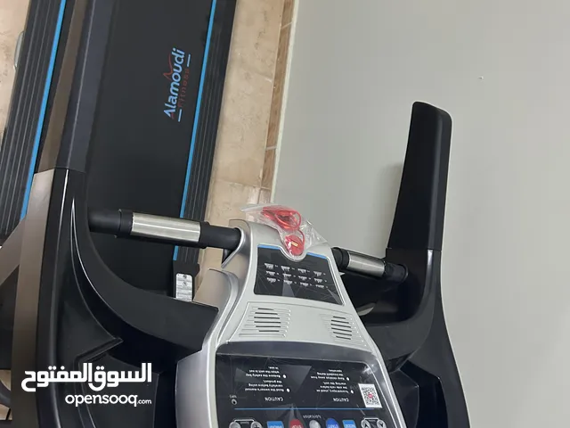 مشاية رياضية / جهاز سير منزلي استخدم خفيف بحالة ممتازة كالجديد 3.5 حصان تتحمل حتي وزن 130 كيلو