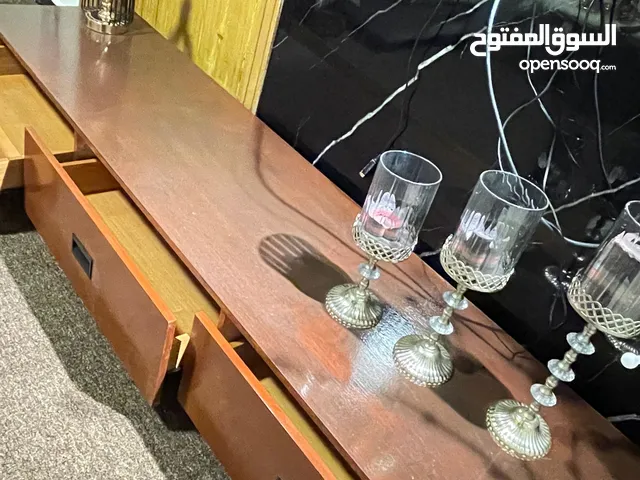 طاولة شاشة خشب زان