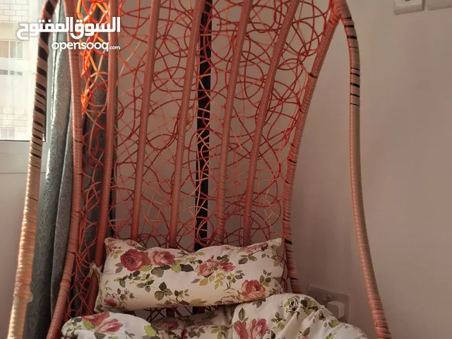 swinging chair with red color كرسي ارجوحة باللون الاحمر استعمال نظيف جدا قوي ومتين ، سعر مناسب