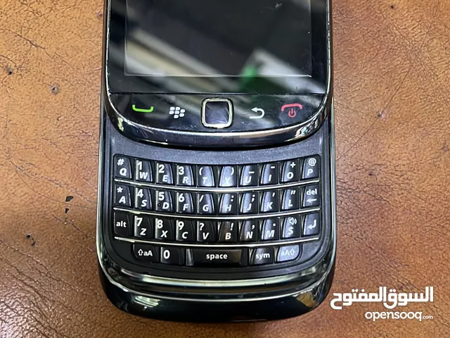 اجهزة موبايل من العهد القديم شغاله وبحالة ممتازه مع الشاحن