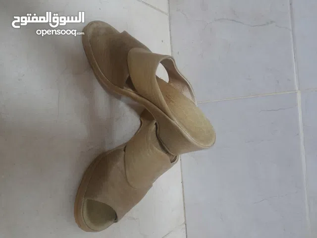 حذاء ماركة salmander الالمانية