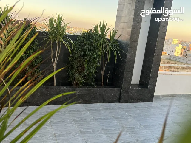 شقة مميزة ثلاثة ارباع تشطيب بمنطقة السبعة