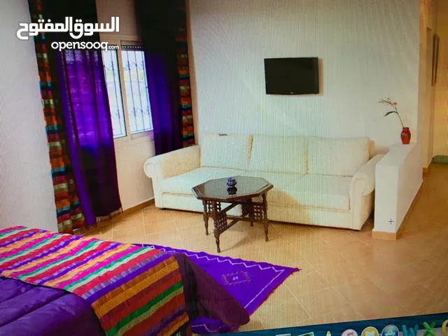 مزرعة صغيرة مع فيلا وبركة سباحة مساحتها 7000 م