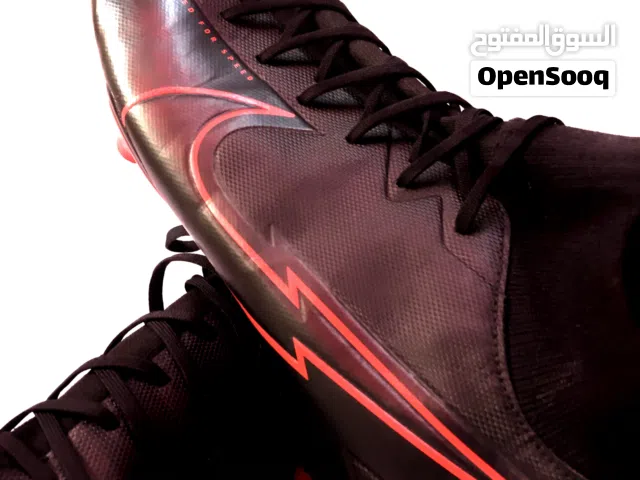 بوط نايك اصابع
