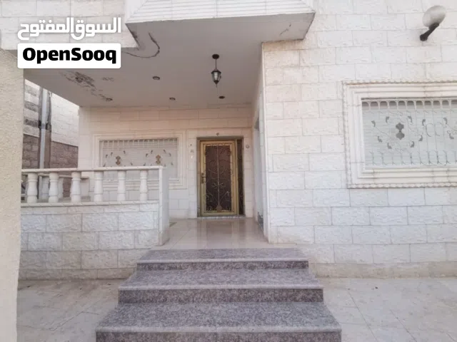 185 m2 2 Bedrooms Townhouse for Sale in Ramtha Romtha