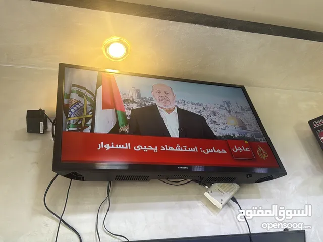 شاشة توشيبا للبيع شبه جديدة لم تستسخدم غير شيء بسيط بسعر مغري