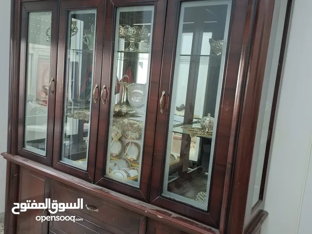 بوفيه اربع صفات بحالة ممتازة