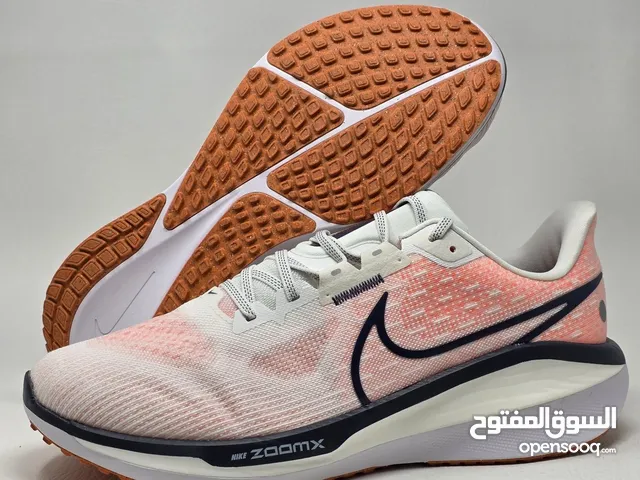 بوت NIKE ZOOM رجالي لون مميز اصلي افحص على الكود متوفر النمر من40 حتى 44