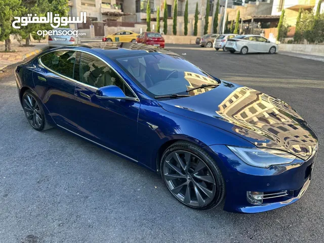 Tesla Model S 2018 in Amman