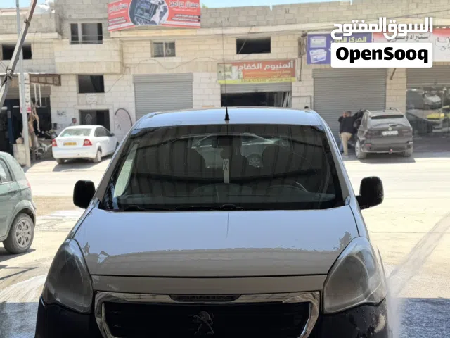 2018 بيجو بارتنر Standard