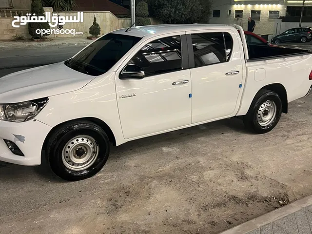 Used Toyota Hilux in Amman