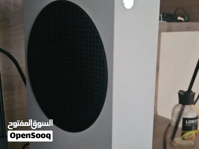 اكسبوكس سيرس s نظيف مابي شخط  حجمه نص تيرا وية يدة بلادية مالت الشركة