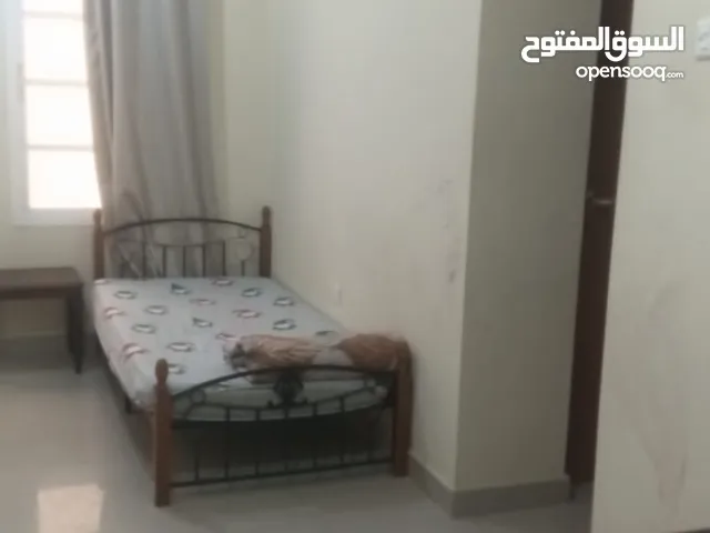 غرفه كبيره مع حمام خاص للموظفات والطالبات بالخوض