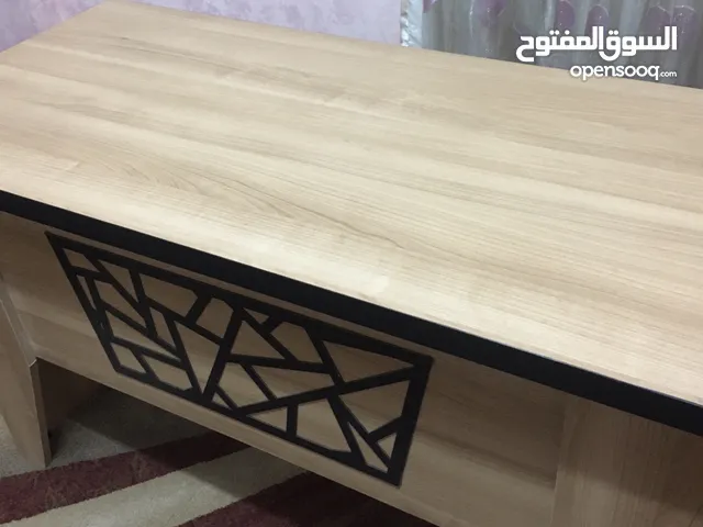 طاولة مكتبية بحالة جديد للبيع مستعجل بسعر 40