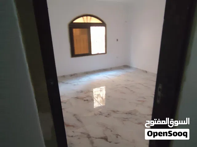 شقة للايجار بسعر مغري جد