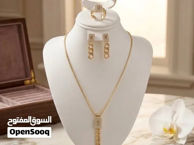 صنف جديد من طقم موناكو خيارك الأمثل للأناقة تصميم عصري يجمع بين اللمعة الذهبية البراقة وفصوص الزركون