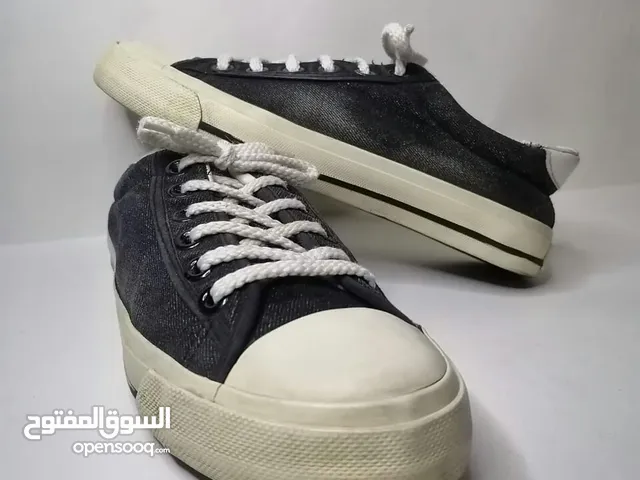 40 Sport Shoes in Giza