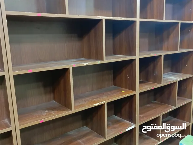 اثاث محل للبيع بترينات الالمنيوم تفصيل و17 خزانه خشب نضيف للاستفسار