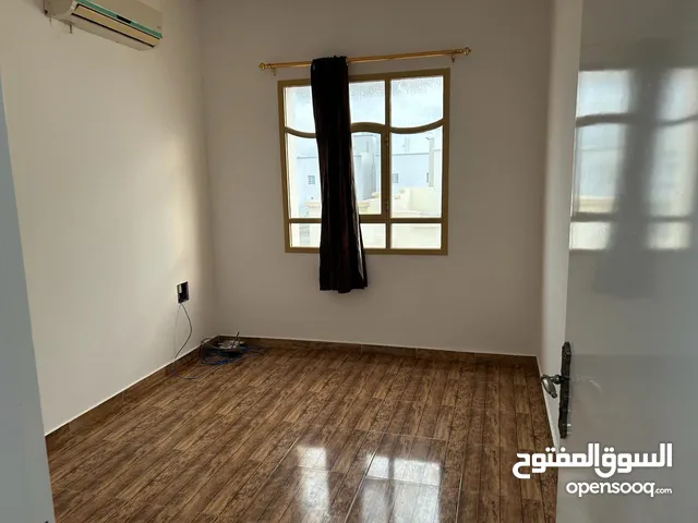 شقة للايجار في المعبيلة بالقرب من كلية الخليج- Flat For rent in Mabillah near Al Khalej college