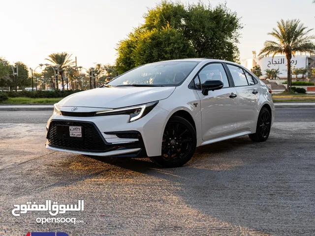 تويوتا كورولا هايبرد فول مواصفات GR 2025 بلاك ادشن ب4 كاميرات بسعر جديد
