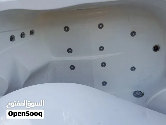 جاكوزي كامل عدتة