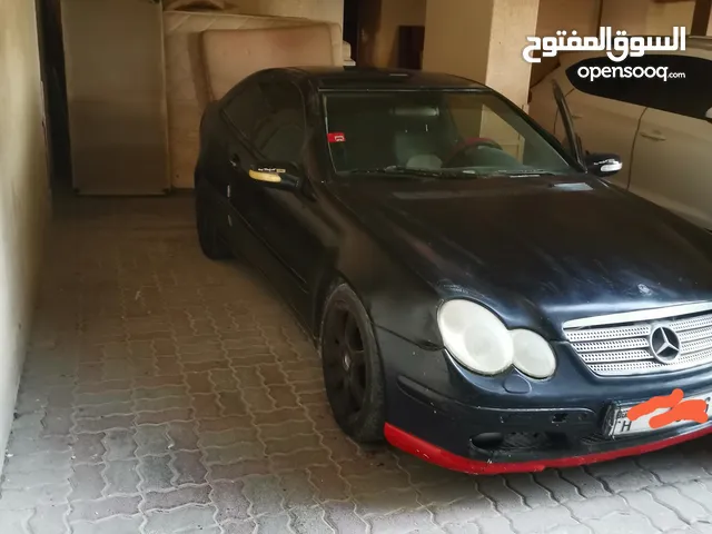 سيارة مرسيدس C200 موديل 2006 سكراب