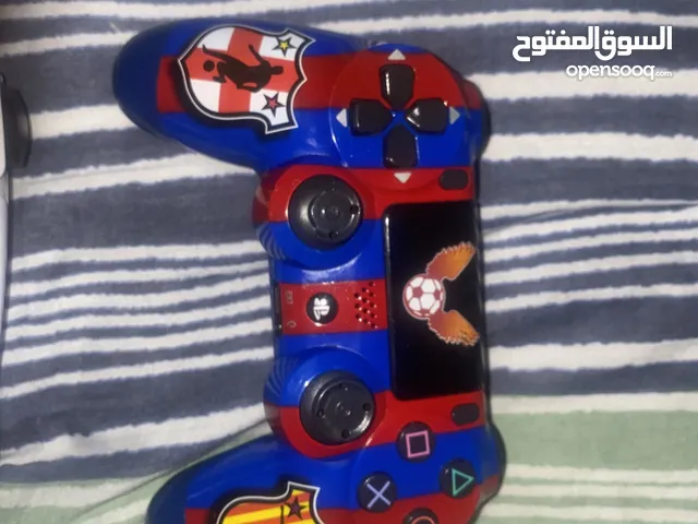 يدة بلايستيشن 4 مستعملة .