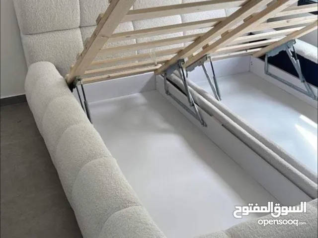 سرير مع صندوق