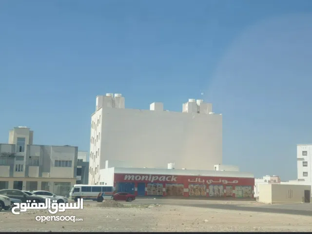 للايجار شقة ممتازه في المعبيله السابعة مقابل الصناعيه و بجوار نستوا الجديد و بنك ظفار