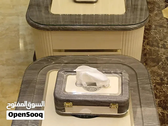 طاولة وسطية تصلح  للمعيشة او لصالون الضيوف ... للبيع